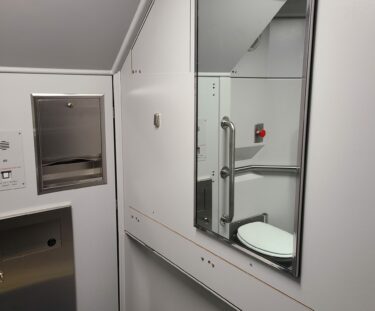 SCRRA-metrolink-Toilet module (3)